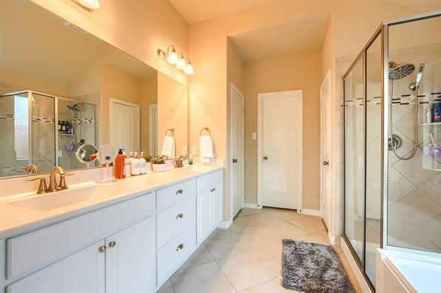 Building Photo - 16204 Stillhouse Hollow Ct