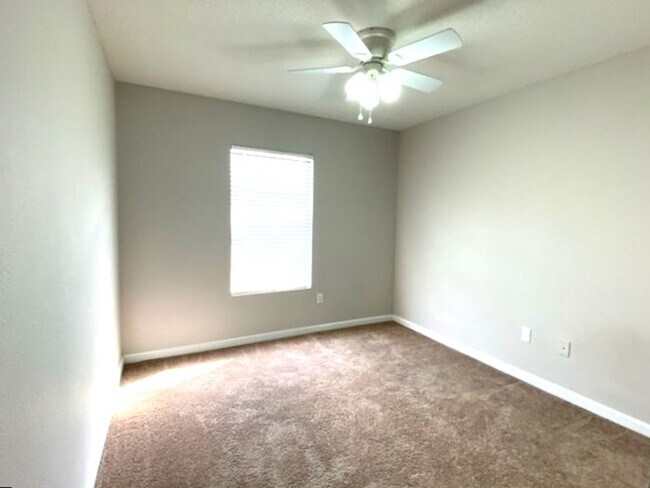 Building Photo - Spacious 3 Bedroom Port Orange Townhome!