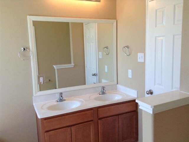 Building Photo - 2710 Sleepy Knoll Dr