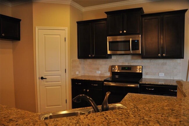 Building Photo - 5603 Drury Ln