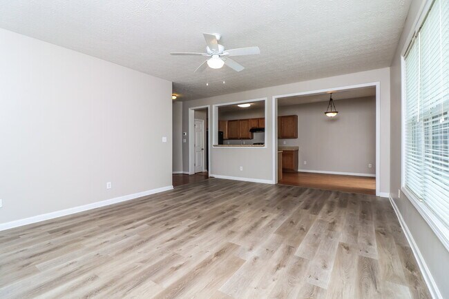 Building Photo - 123 Silver Arrow Cir