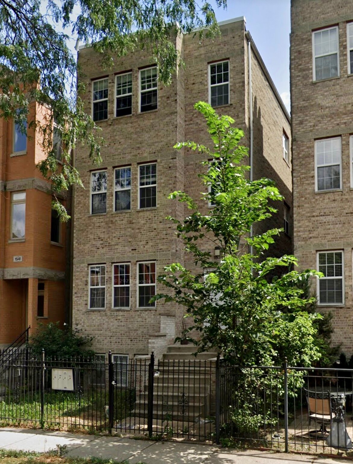 New building with updated windows, gated entry - 1539 N Campbell Ave