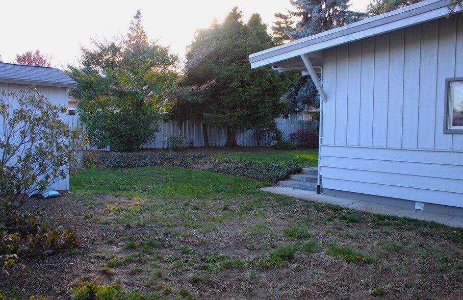 Building Photo - 1219 1st St