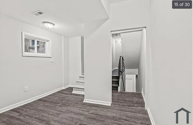 Building Photo - Modern 6-Bedroom Home in North Philadelphia