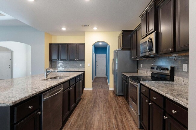 Building Photo - 303 Merlin Ct