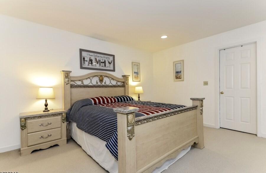 Building Photo - 94 Hagerman Ct