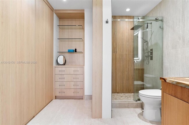 Building Photo - 10275 Collins Ave