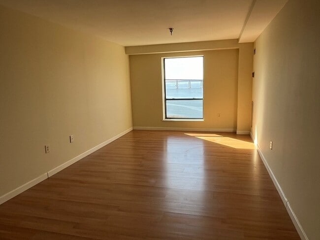 Building Photo - 750 Davol St