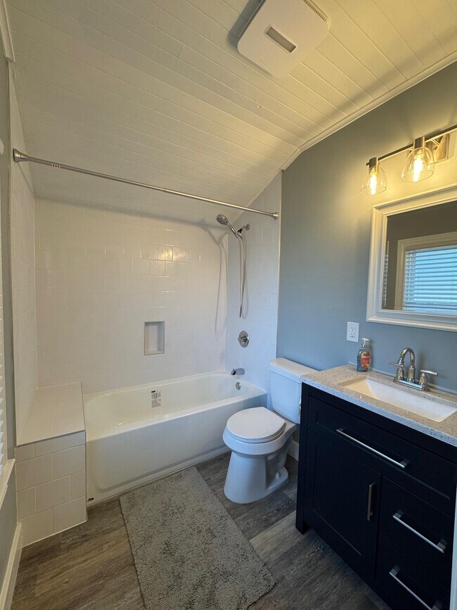 Building Photo - 1114 10th St