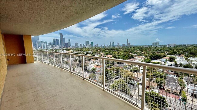 Building Photo - 900 SW 8th St