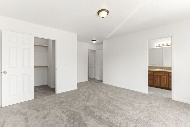 Building Photo - 3745-3749 SE 127th Place