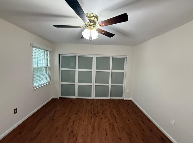 Building Photo - 800 Quince Orchard Blvd
