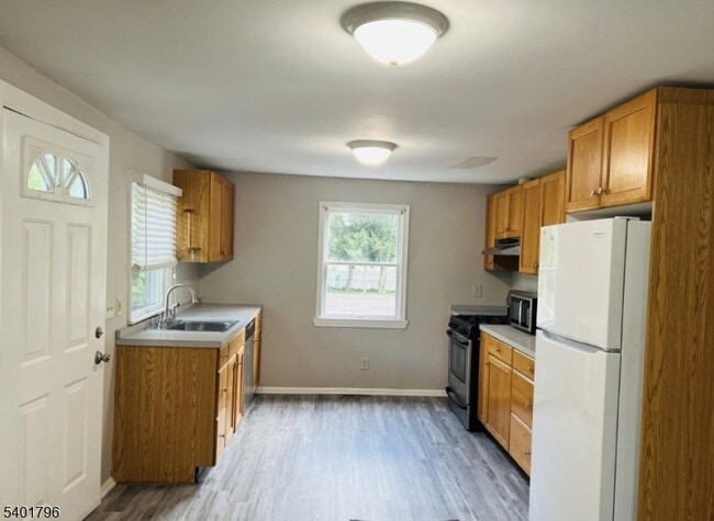 Building Photo - 36 Mundy Ave