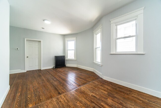 Building Photo - 83 Division St