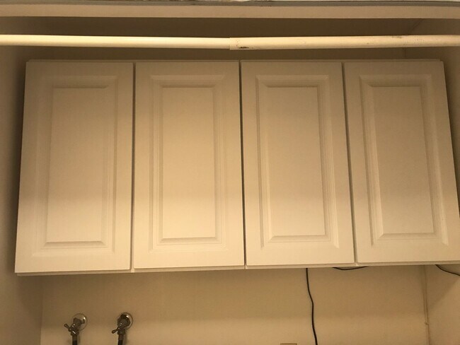 Building Photo - Unbeatable Charm in Camarillo's Colony