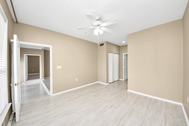 Building Photo - 2400 McCue Rd