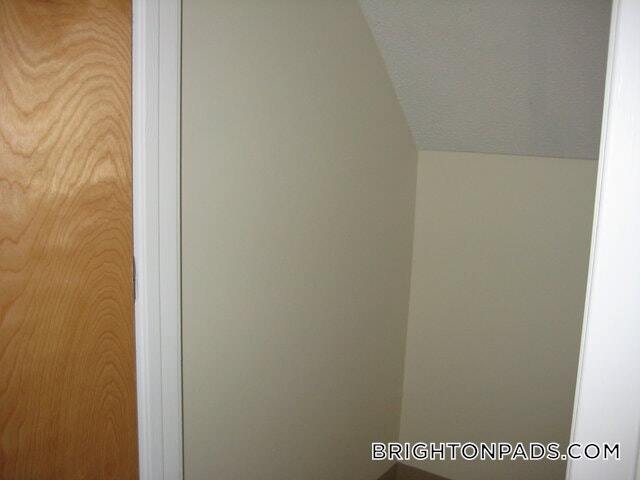 Building Photo - 146 N Beacon St