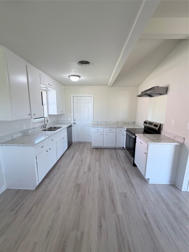 Building Photo - 3616 Willowick Dr