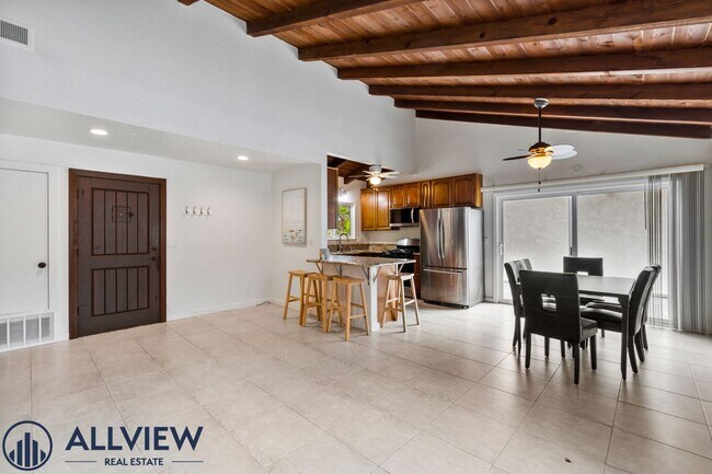 Building Photo - Highly upgraded 3 bed 2 bath condo availab...