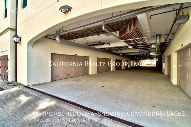 Building Photo - 240 Buena Vida Dr