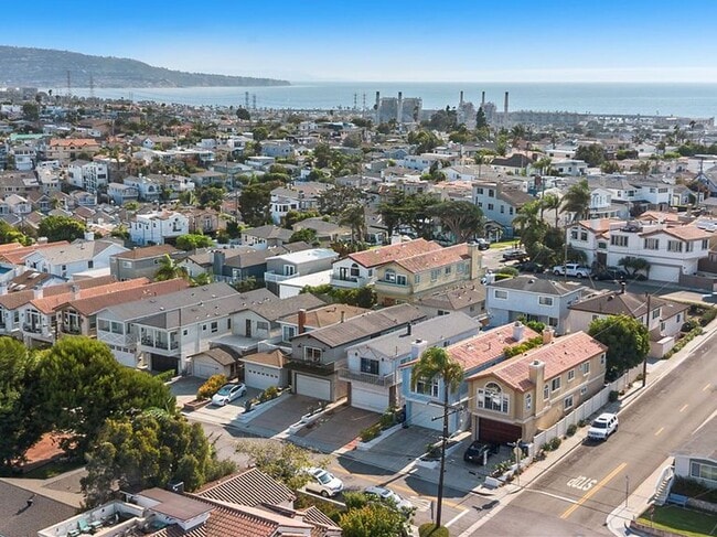 Building Photo - 1141 Stanford Ave