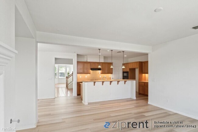 Building Photo - 5 br, 3 bath House - 351 Clarence Bromell ...