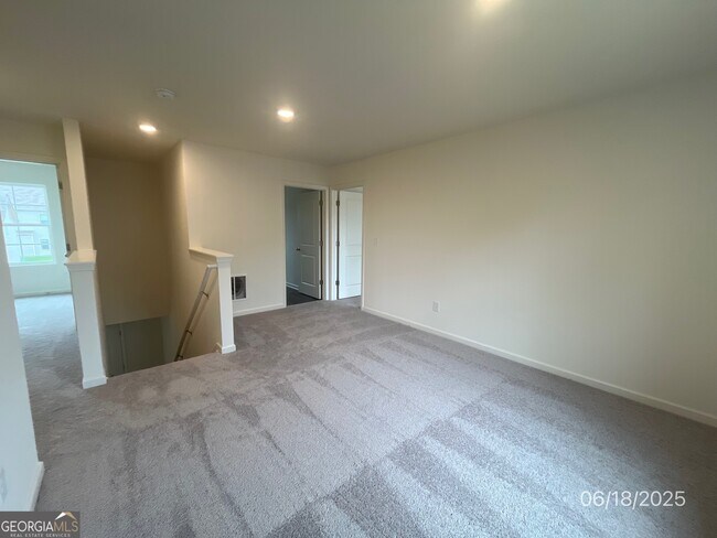 Building Photo - 105 Douglas Fir Dr