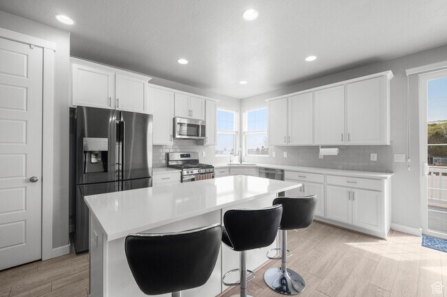 Building Photo - 13099 Twisted Oaks Dr