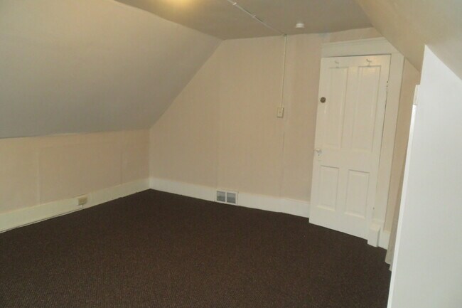 Room 2 - 424 Kirn Ave