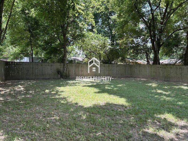 Building Photo - 6570 Ridgewood Rd