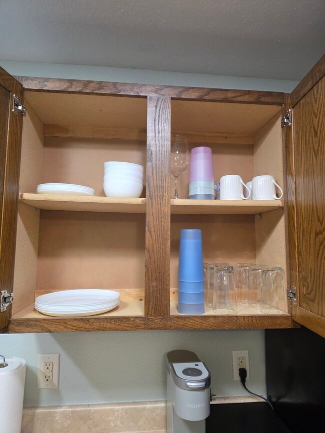 Building Photo - Oasis on F