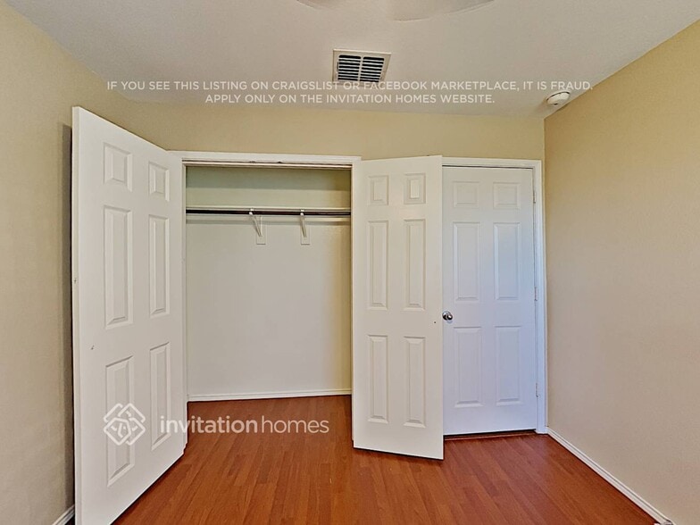 Building Photo - 1112 Sweetwater Dr