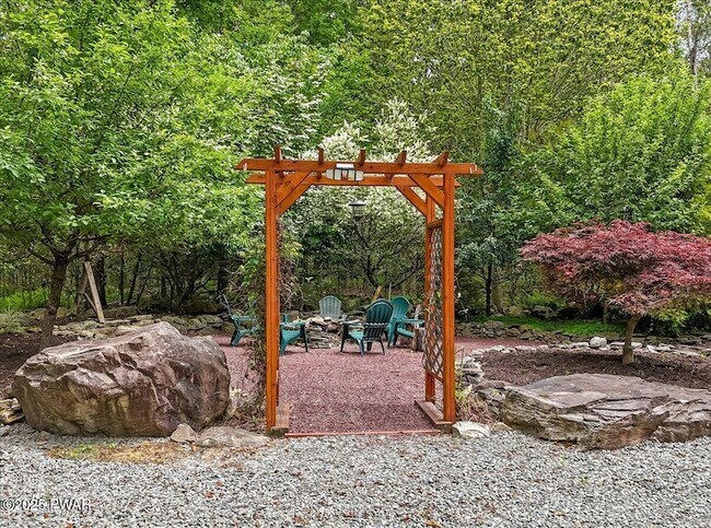 Building Photo - 134 Split Rock Rd