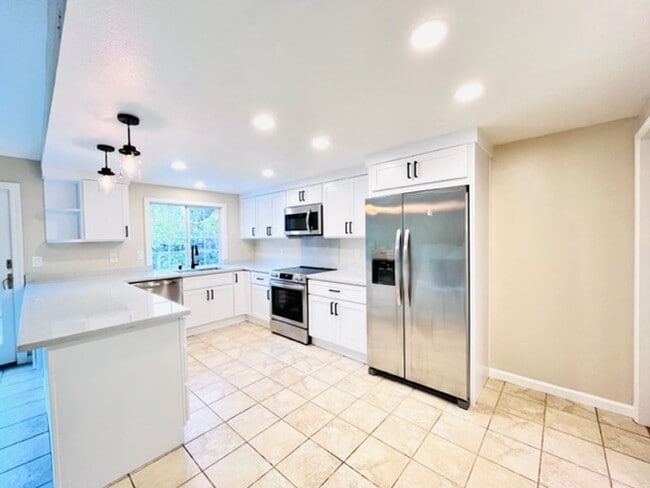 Building Photo - NEWLY RENOVATED- 4BD/2BA, Single-Family Home in Twin Creeks Area of San Ramon- Available NOW!