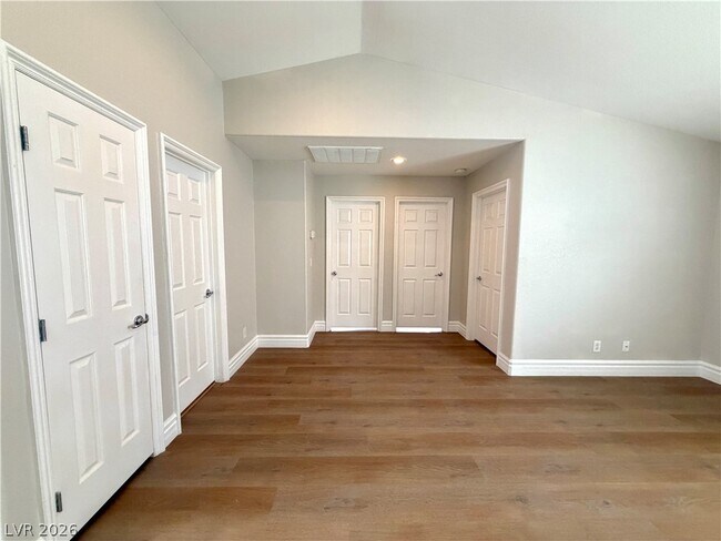 Building Photo - 299 Dogleg Dr