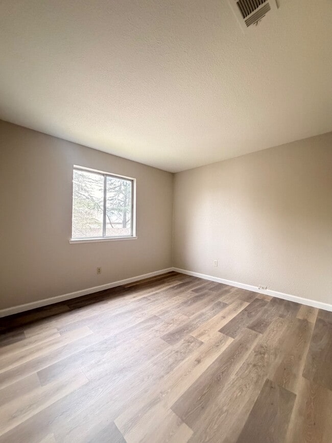 Building Photo - 11150 Trinity River Dr