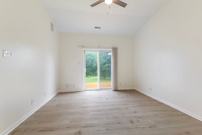 Building Photo - 3415 Waterloo Dr