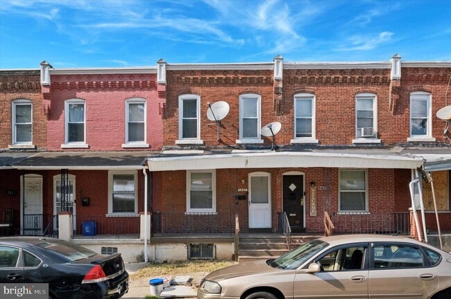 Primary Photo - 5427 Delancey St