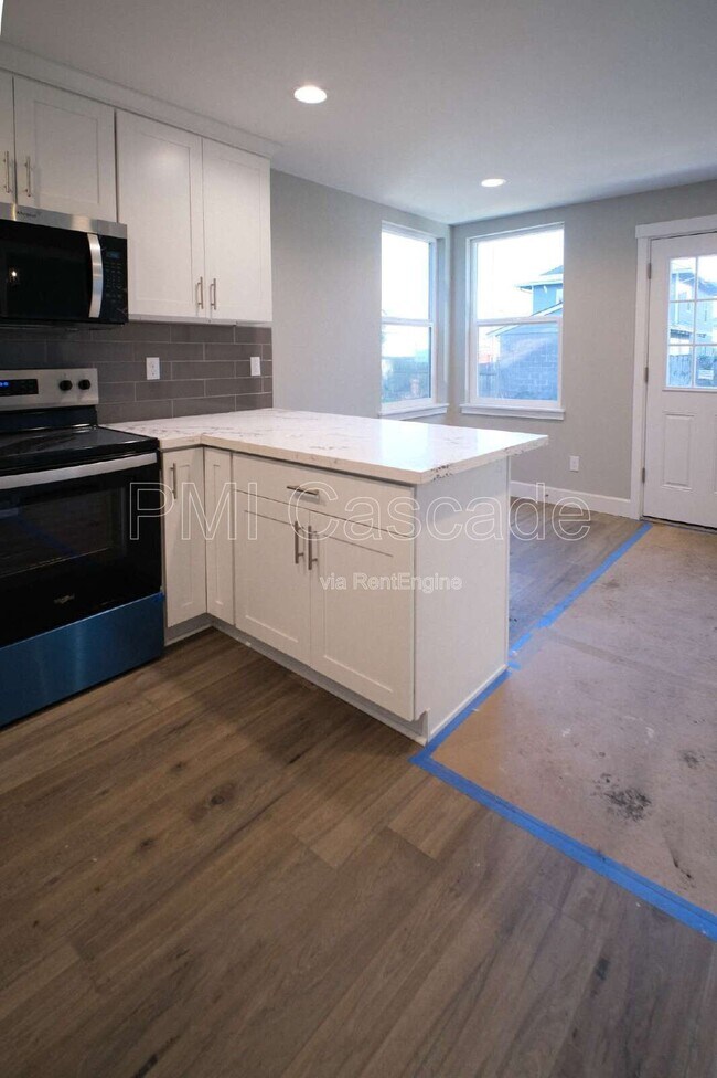 Building Photo - 933 S Sprague Ave