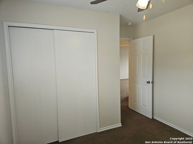Building Photo - 3 Bedroom Near Medical Center & USAA!
