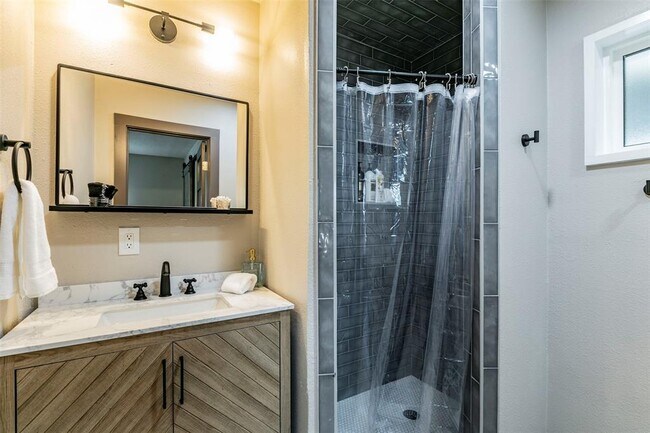 Building Photo - 4613 Joseph St