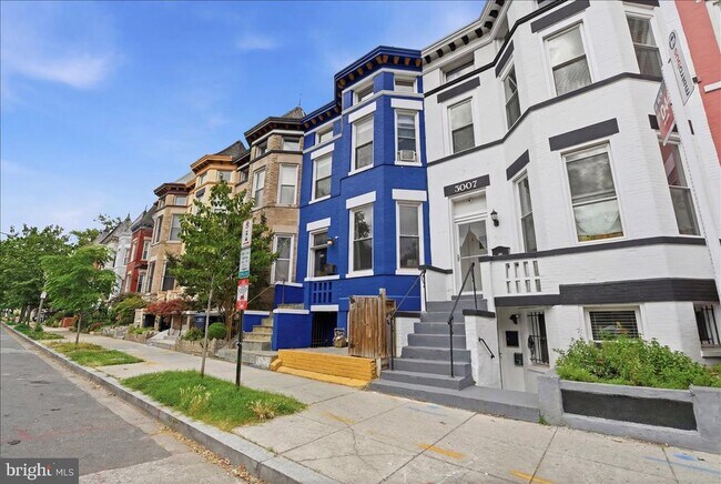 Building Photo - 3009 11th St NW