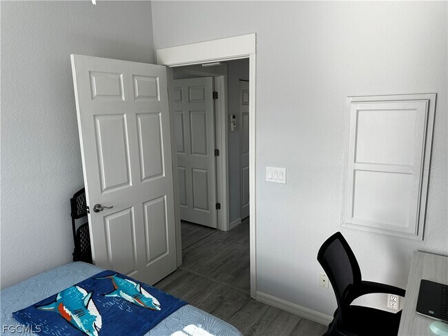 Building Photo - 158 Nanaimo Trail