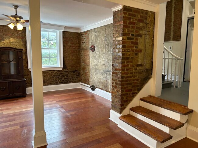 Primary Photo - 1331 Decatur St