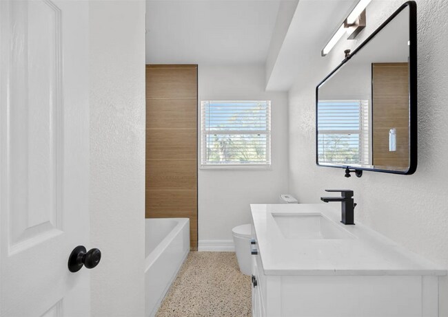 Building Photo - 4869 Venetian Blvd NE