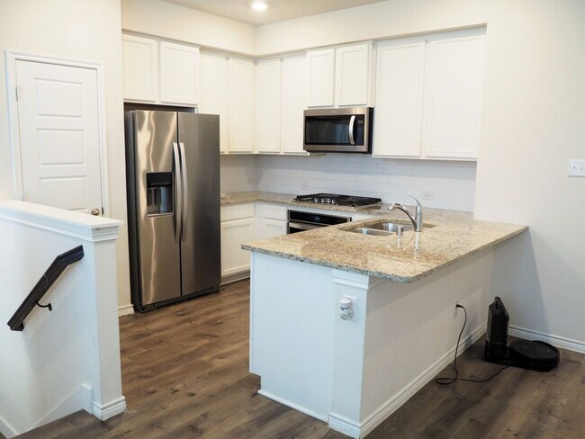 Building Photo - 4 Bed 3.5 Bath in Windhaven Crossing