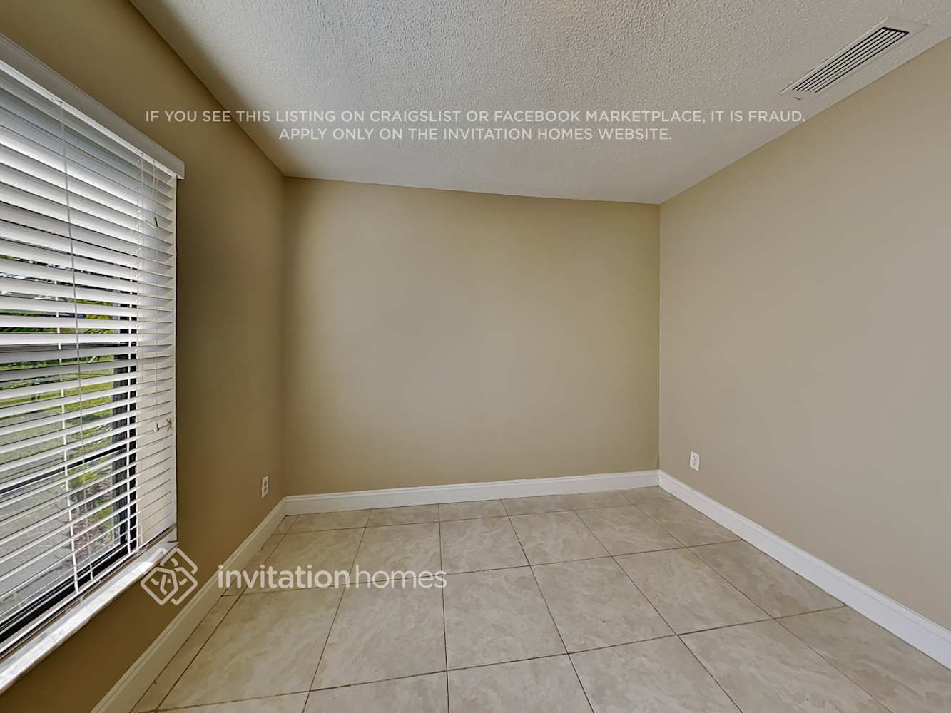 Building Photo - 359 Las Palmas St