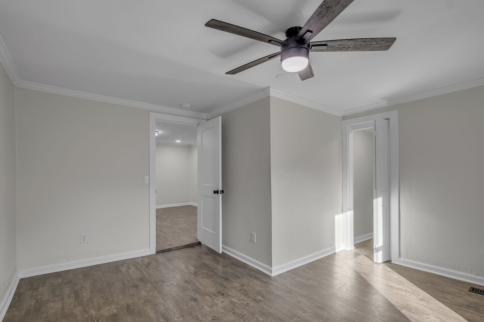 Building Photo - 403 Carpenter St