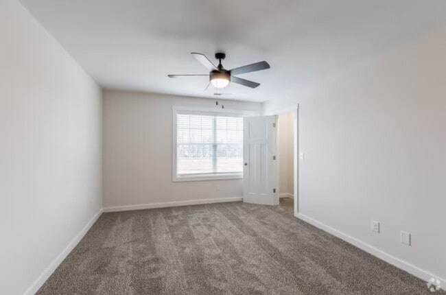 Building Photo - 108 B Aviator Cir