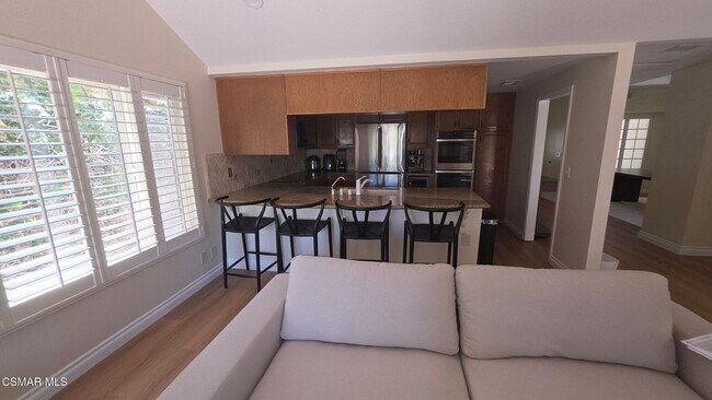 Building Photo - 2794 Parkview Dr